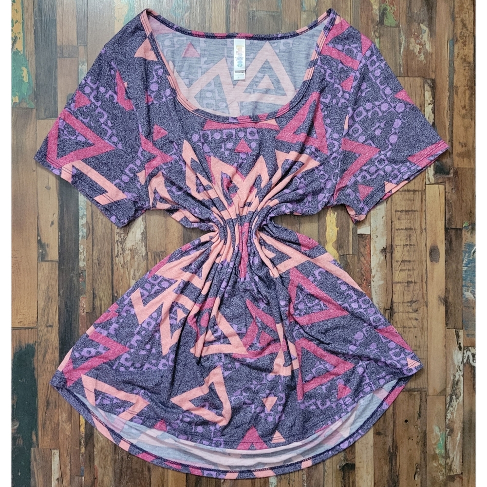 LuLaRoe Tee (L)